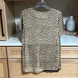 Zoe + Liv animal print tee; XL; excellent condition